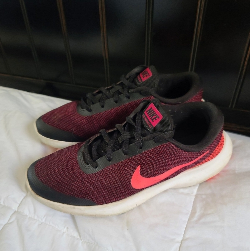 Nike Flex Women's Size 9